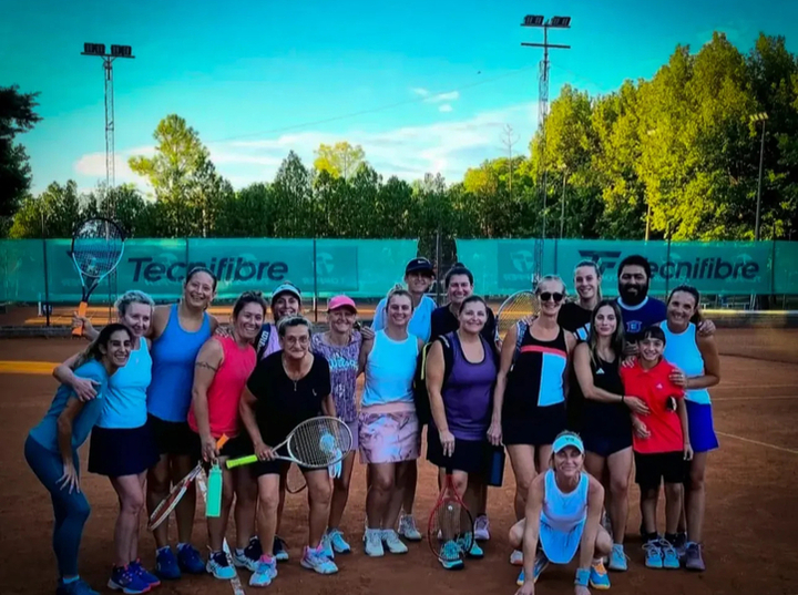 Imagen de Tenis Asac: se jug&oacute; un torneo s&uacute;per ocho interno femenino