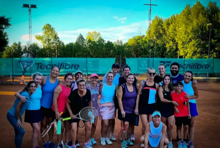 Imagen de Tenis Asac: se jug&oacute; un torneo s&uacute;per ocho interno femenino