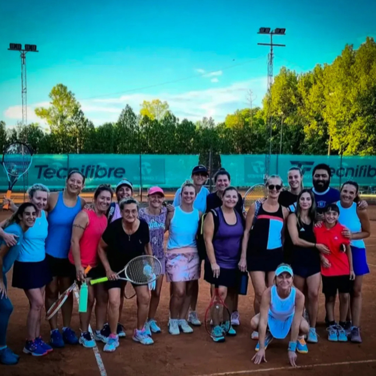 Imagen de Tenis Asac: se jug&oacute; un torneo s&uacute;per ocho interno femenino