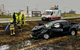 Imagen de El intendente de Alvear, Carlos Pigh&iacute;n, protagoniz&oacute; un grave accidente en la autopista