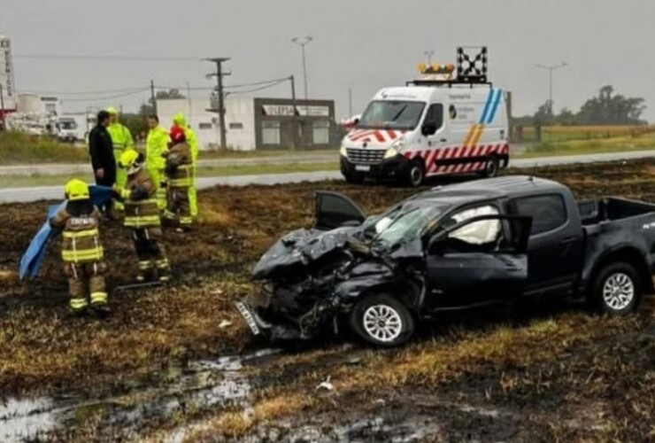 Imagen de El intendente de Alvear, Carlos Pigh&iacute;n, protagoniz&oacute; un grave accidente en la autopista