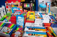 Imagen de La canasta escolar adaptada vale hasta cinco veces m&aacute;s que la com&uacute;n