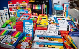 Imagen de La canasta escolar adaptada vale hasta cinco veces m&aacute;s que la com&uacute;n