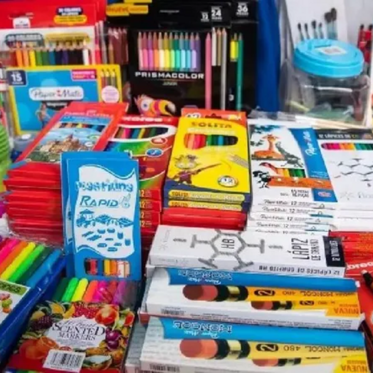 Imagen de La canasta escolar adaptada vale hasta cinco veces m&aacute;s que la com&uacute;n