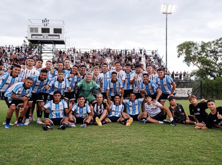 Imagen de Uni&oacute;n va por todo: clasific&oacute; a 4tos de Final en Copa Federaci&oacute;n y entr&oacute; a la Copa Santa Fe 2026