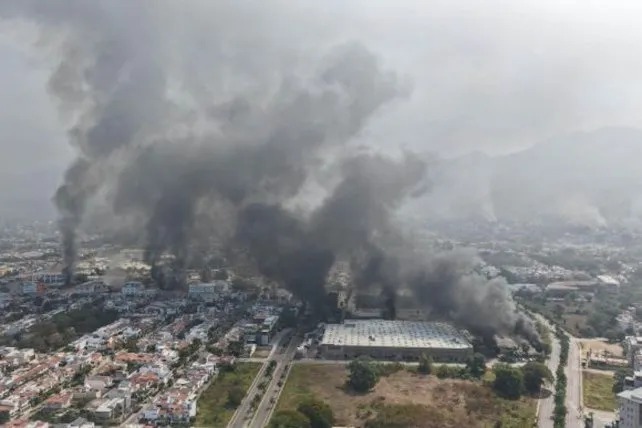 Imagen de M&eacute;xico al rojo vivo: mataron al l&iacute;der narco El Mencho y hay ataques en las calles