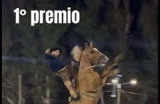 Imagen de Jinete de la costa de Fighiera obtuvo el primer premio en Cruz Alta