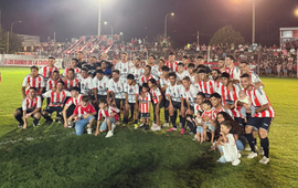 Imagen de Vangioni tuvo su partido bienvenida en Riberas con amigos y leyendas del f&uacute;tbol argentino