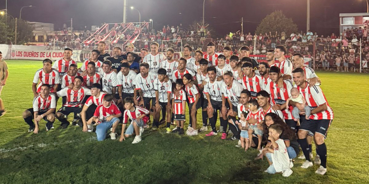 Imagen de Vangioni tuvo su partido bienvenida en Riberas con amigos y leyendas del f&uacute;tbol argentino