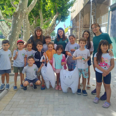 Imagen de Expedici&oacute;n Rowing: charla sobre Salud Bucal a los j&oacute;venes de la colonia