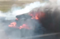 Imagen de Veh&iacute;culo se prendi&oacute; fuego en plena autopista