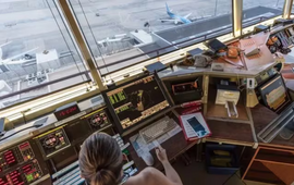 Imagen de Vuelos en alerta: controladores a&eacute;reos inician un cronograma de paros por reclamos salariales