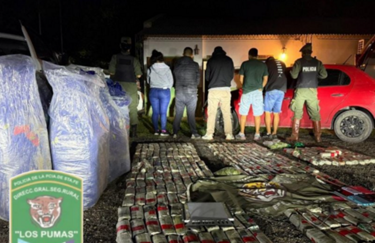 Imagen de Incautan hojas de coca, veh&iacute;culos y equipos satelitales en zona rural de Arroyo Seco