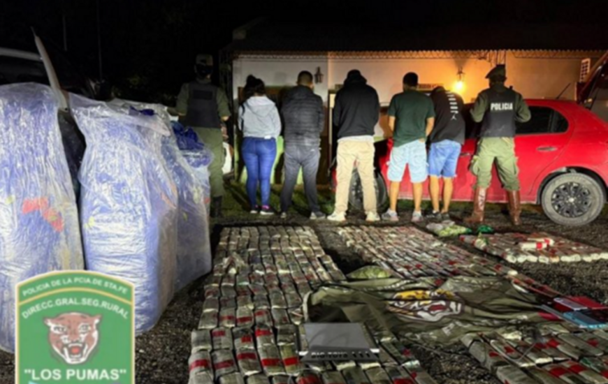 Imagen de Incautan hojas de coca, veh&iacute;culos y equipos satelitales en zona rural de Arroyo Seco