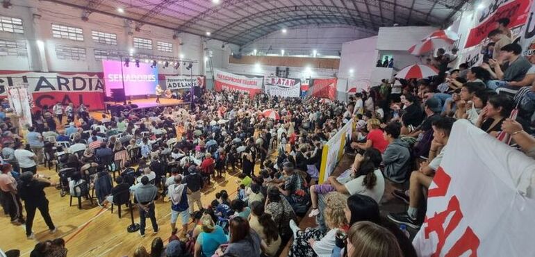 Imagen de Santa Fe es sede de la Cumbre Radical: gobernadores e intendentes de todo el pa&iacute;s se re&uacute;nen para definir estrategia nacional