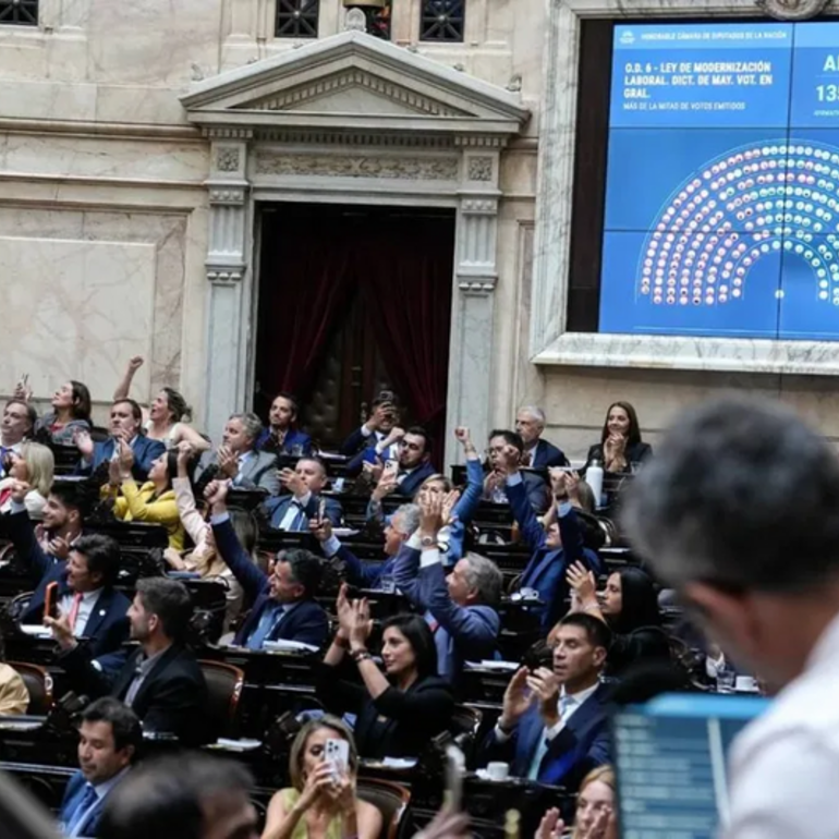 Imagen de Reforma laboral: c&oacute;mo votaron y qu&eacute; dijeron los senadores por Santa Fe en la sesi&oacute;n clave