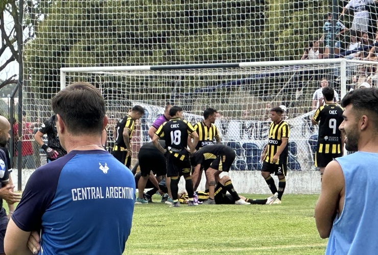 Imagen de La Final de la 'S&uacute;per Copa' entre Central Argentino y Empalme Central se suspendi&oacute; por una agresi&oacute;n a un jugador 'canalla'