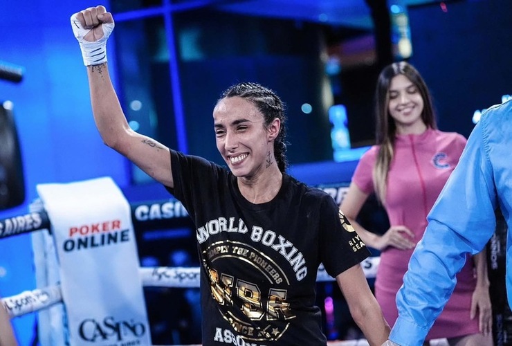 Imagen de Boxeo: Milena Cuello debut&oacute; ganando en el profesionalismo en Buenos Aires