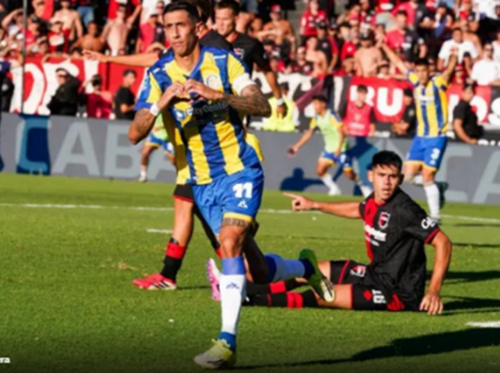 Ángel Di María volvió a poner el corazón y su jerarquía para que Central vuelva a quedarse con el clásico. Foto: Celina Mutti Lovera. Ángel Di María volvió a poner el corazón y su jerarquía para que Central vuelva a quedarse con el clásico. Foto: Celina Mutti Lovera.