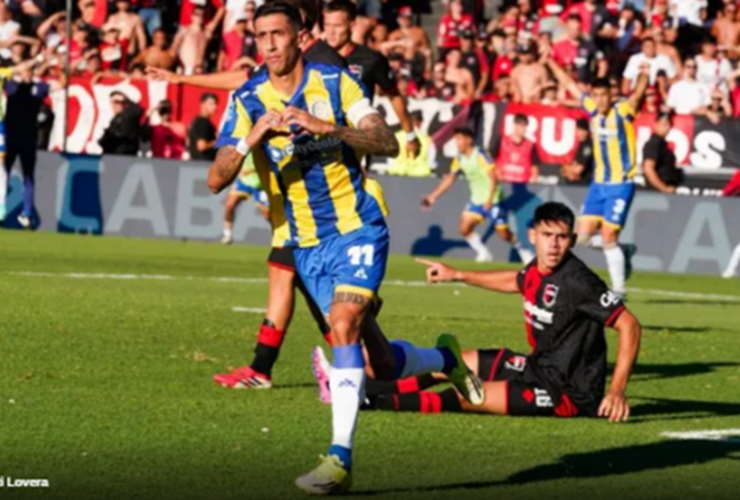&Aacute;ngel Di Mar&iacute;a volvi&oacute; a poner el coraz&oacute;n y su jerarqu&iacute;a para que Central vuelva a quedarse con el cl&aacute;sico. Foto: Celina Mutti Lovera.