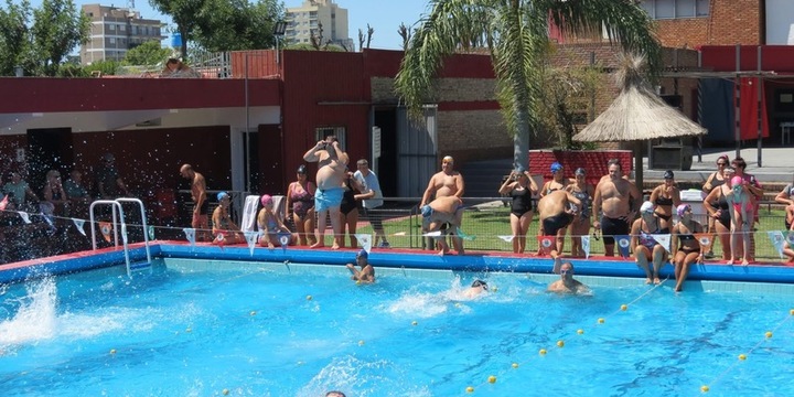 Imagen de Hora de Nado en Talleres con representantes de clubes locales