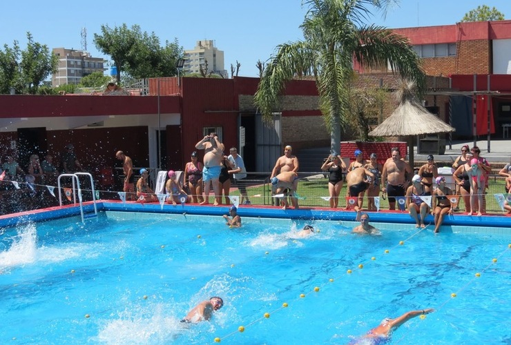 Imagen de Hora de Nado en Talleres con representantes de clubes locales