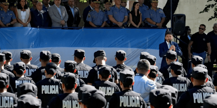 Imagen de Pullaro: "Pasamos de ser la provincia con mayores &iacute;ndices de violencia a ser una de las m&aacute;s seguras de la Argentina"