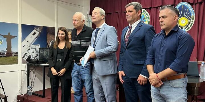 Juli&aacute;n Polinesi y Dami&aacute;n Salinas no participaron de la foto.