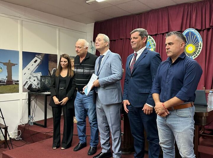 Juli&aacute;n Polinesi y Dami&aacute;n Salinas no participaron de la foto.