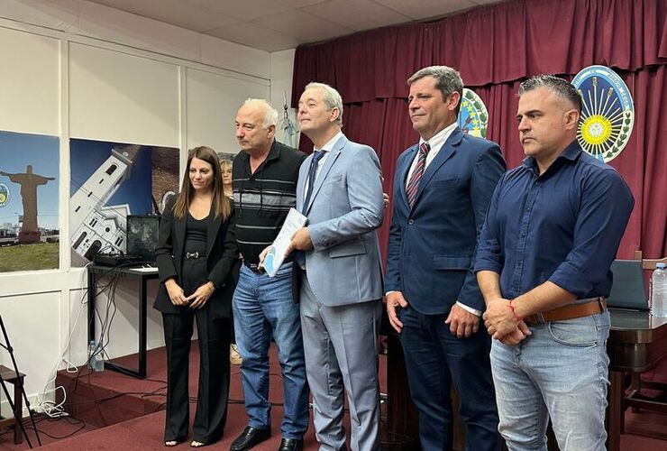 Juli&aacute;n Polinesi y Dami&aacute;n Salinas no participaron de la foto.