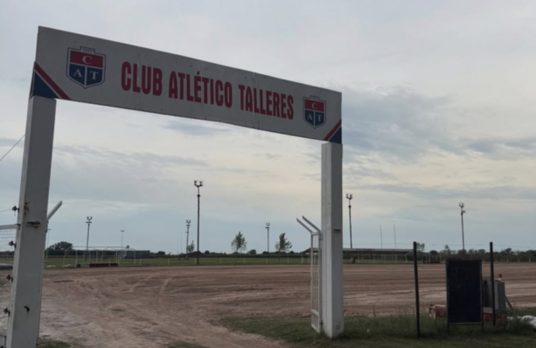 Imagen de La construcci&oacute;n de la nueva cancha de hockey de c&eacute;sped sint&eacute;tico de Talleres est&aacute; en su etapa final