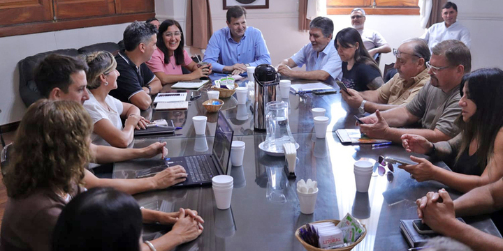 Imagen de Paritarias municipales: FESTRAM y los intendentes pasan a un cuarto intermedio hasta el lunes