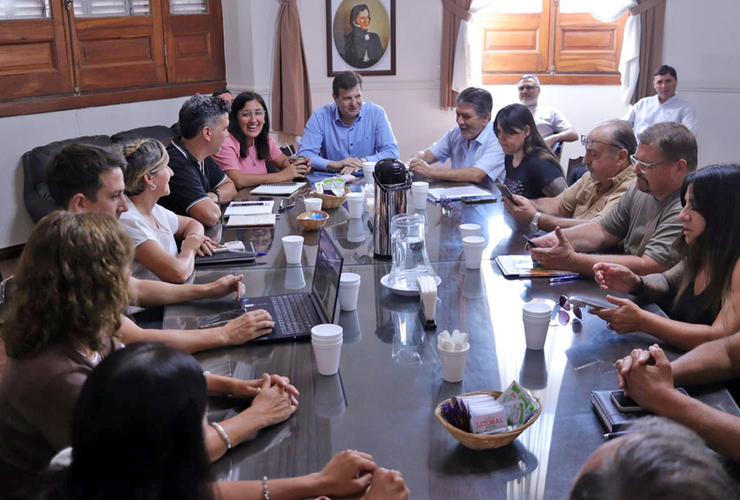 Imagen de Paritarias municipales: FESTRAM y los intendentes pasan a un cuarto intermedio hasta el lunes