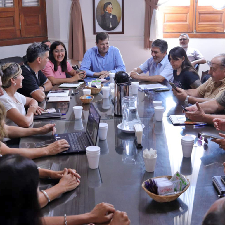 Imagen de Paritarias municipales: FESTRAM y los intendentes pasan a un cuarto intermedio hasta el lunes