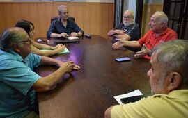 El encuentro tuvo lugar en el despacho del jefe municipal.