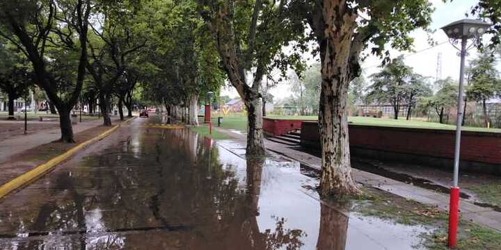 Imagen de Con 18 mm de lluvia, el Bv. Mansueto Maiorano volvi&oacute; a inundarse