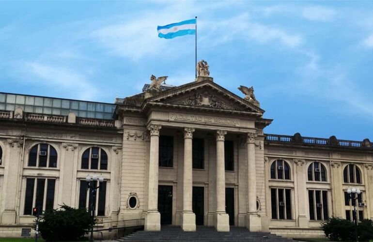 Imagen de Sin actividad en la UNR: los no docentes realizan un paro y las facultades funcionan con guardias m&iacute;nimas