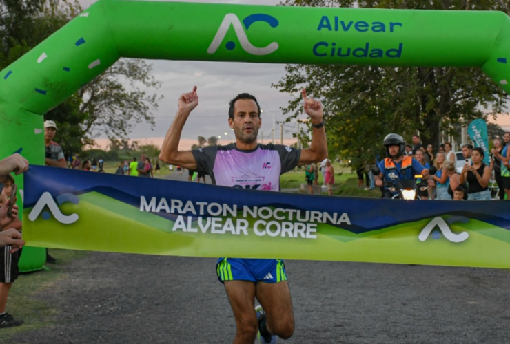 Imagen de Alvear vibró con la II Maratón Nocturna: Deporte, música y comunidad Imagen de Alvear vibró con la II Maratón Nocturna: Deporte, música y comunidad