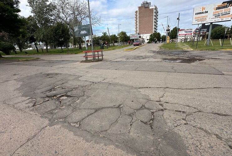Imagen de Vecinos denuncian el "estado de abandono" del cruce de Independencia y Libertad