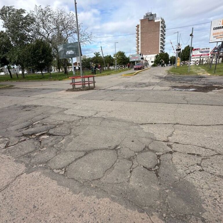 Imagen de Vecinos denuncian el "estado de abandono" del cruce de Independencia y Libertad