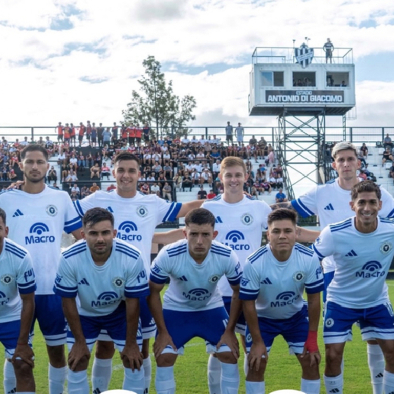 Imagen de Leones F.C., el equipo de la familia Messi jug&oacute; en la cancha de Uni&oacute;n ante El Porvenir