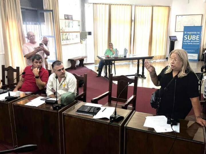 Imagen de Vecina pidi&oacute; intervenci&oacute;n del Concejo por caballos sueltos en Playa Hermosa