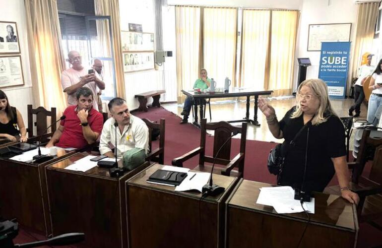 Imagen de Vecina pidi&oacute; intervenci&oacute;n del Concejo por caballos sueltos en Playa Hermosa