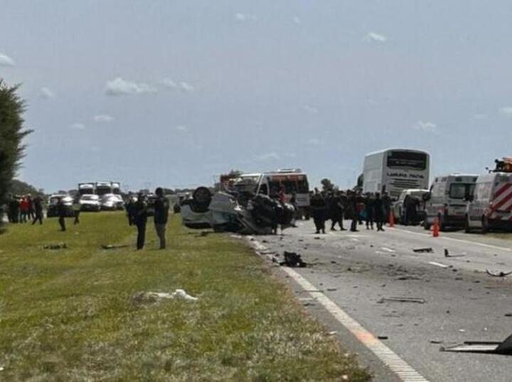 Imagen de Tragedia en la autopista Rosario-Santa Fe: dos muertos y varios heridos tras un choque fatal en Oliveros