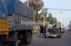 Imagen de Siniestro vial en Ruta 21: Fuerte choque entre un cami&oacute;n y un autom&oacute;vil a la altura de Tecnolagos