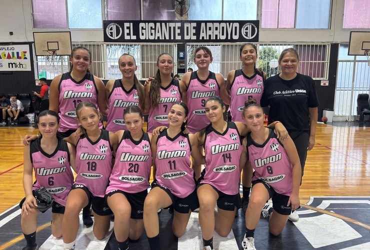 Imagen de Uni&oacute;n en b&aacute;squet femenino debut&oacute; contra Provincial en el torneo de la rosarina