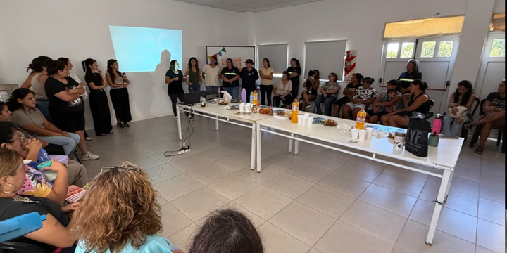 Imagen de Charla abierta y merienda por el '8M' en el CIC