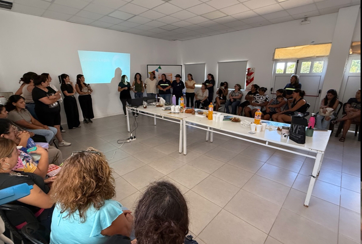 Imagen de Charla abierta y merienda por el '8M' en el CIC