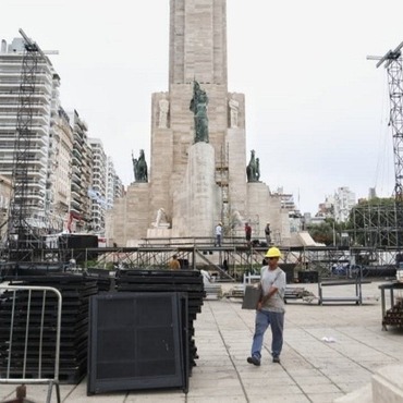 Comenz&oacute; el armado del escenario de Fito P&aacute;ez.