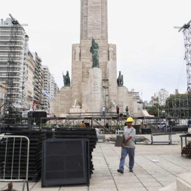 Comenz&oacute; el armado del escenario de Fito P&aacute;ez.